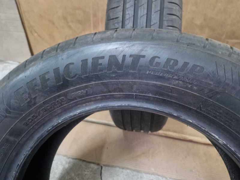 2 Goodyear R16 205/60
летни гуми
DOT4122