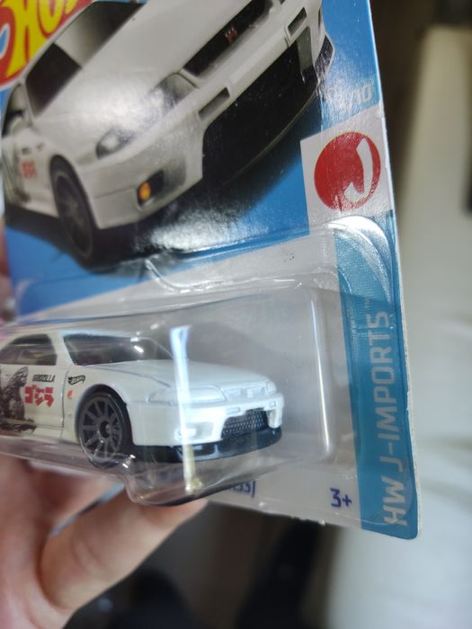 Хот вилс skyline GTR R33