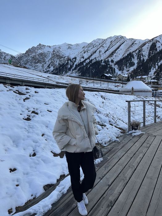 Продам куртку motivi