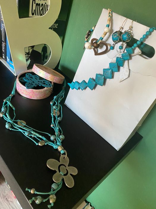 Сет от ръчно изработени бижута