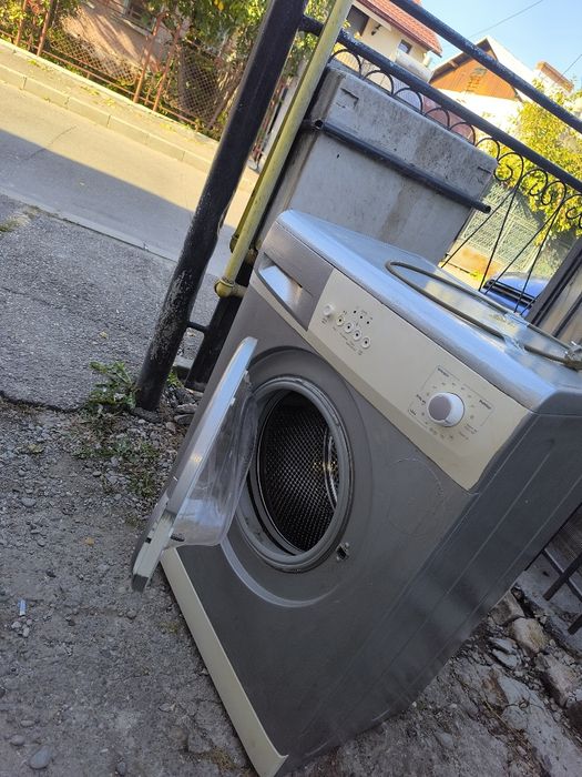 Mașina de spălat+aragaz ambele fuctionale