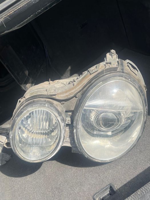 Продам фару левую w210