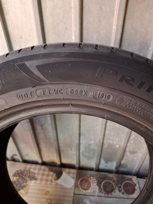 De vanzare 2 anvelope de vara