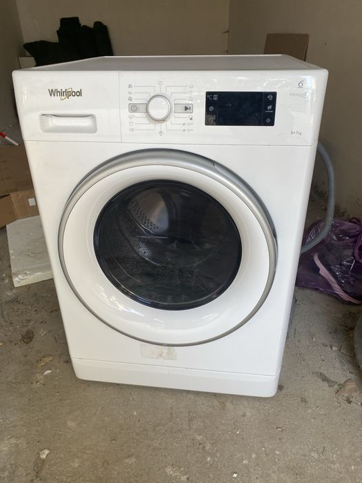 Продавам пералня със сушилня whirlpool FWDG97168WS EU