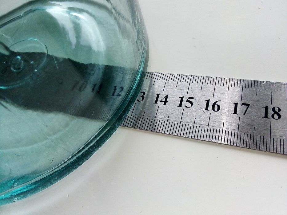 Голямо старо стъклено шише 3л.