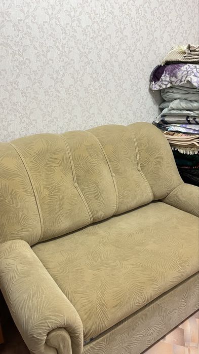 Продам б/у диван в хорошем состояние