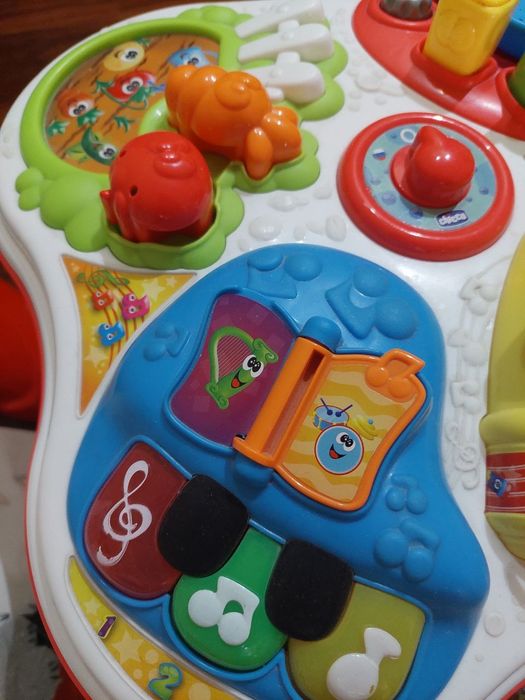 Интерактивный столик Chicco