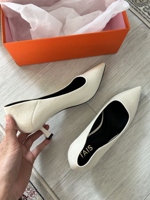 Женский новый туфли в коробке