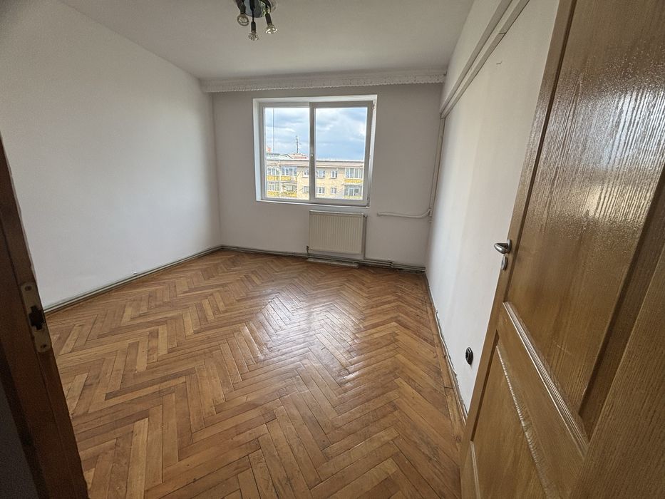 Apartament 2 camere pe  b-dul  Iuliu Maniu