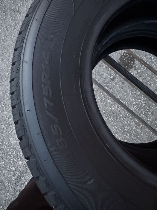 Шины новые комлект
