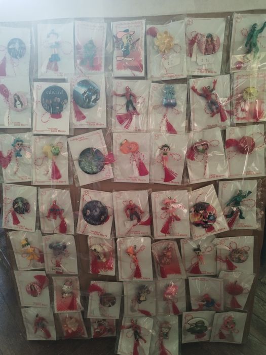 Мартенички за малки и големи. На дребно и едро