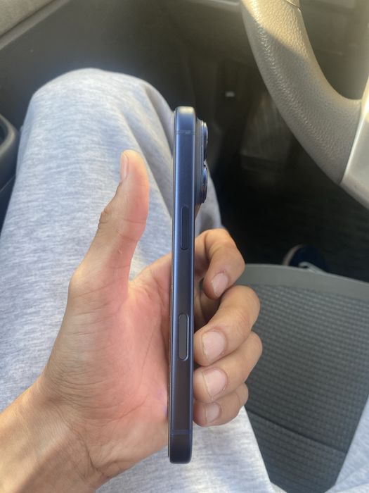 Iphone 17 pro Deep Blue