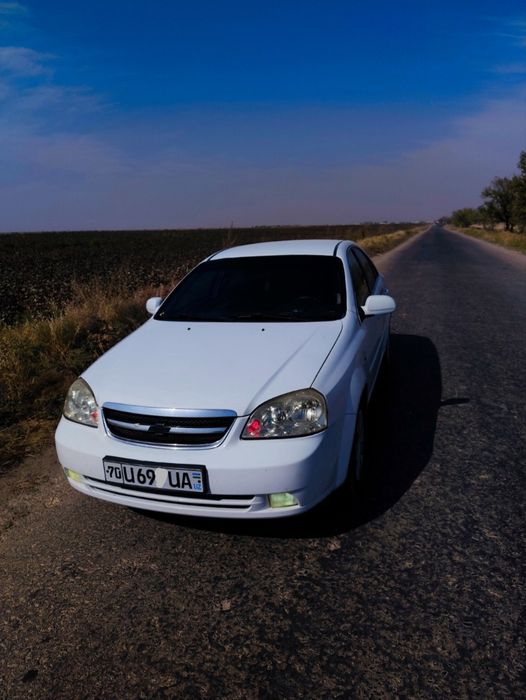 Lasetti 1.6  xolati :yaxshi