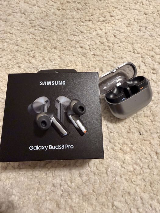Casti Samsung Galaxy buds 3 pro cu toate accesoriile incluse