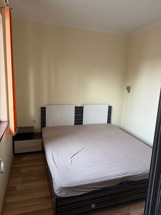 Маломерен двустаен от собственик до Четвъртък пазара