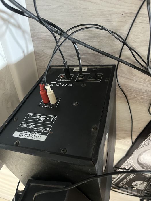 Калонка Microlab в хорошем состоянии