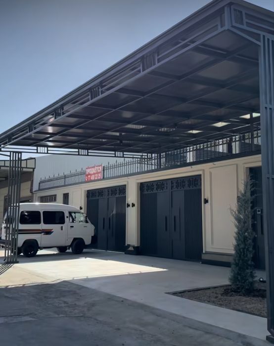 Darvaza perela naves reshotka agrajdena