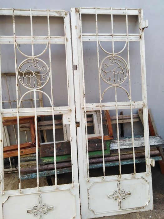 Двери железные продам