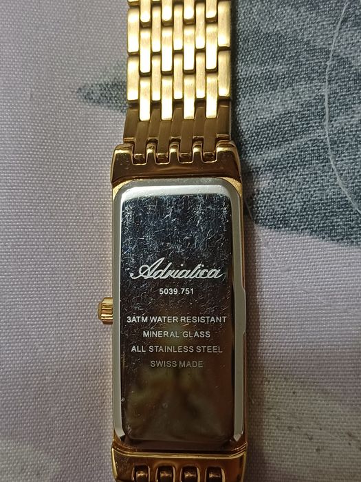 Продам позолоченные часы Швейцария