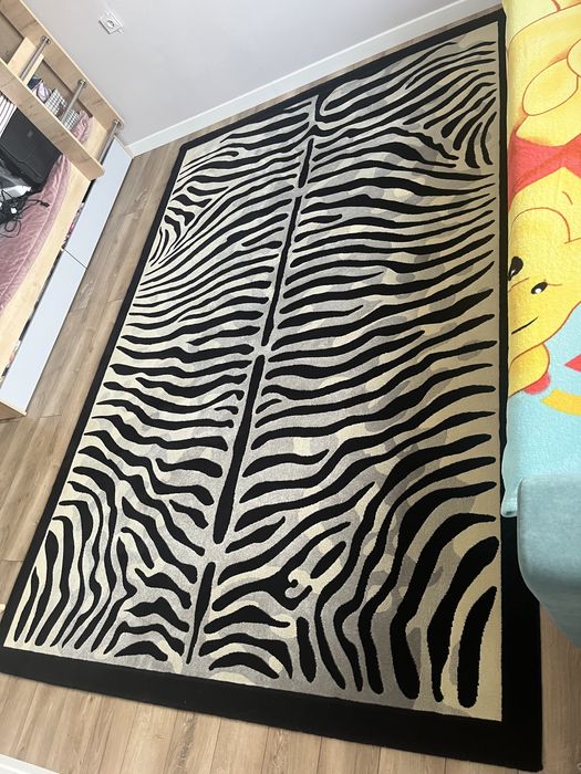 Очень стильный ковер хорошего качества