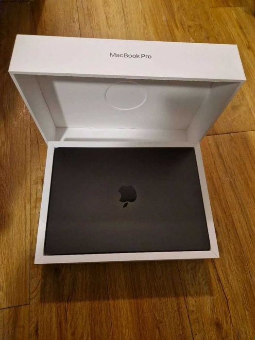 MacBook Pro M3 1TB SSD Space Schwarz
