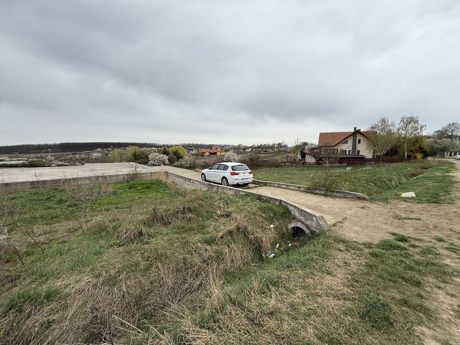 Ofer spre vanzare fundatie pentru Casa + Teren 58 Arii in Viile SM