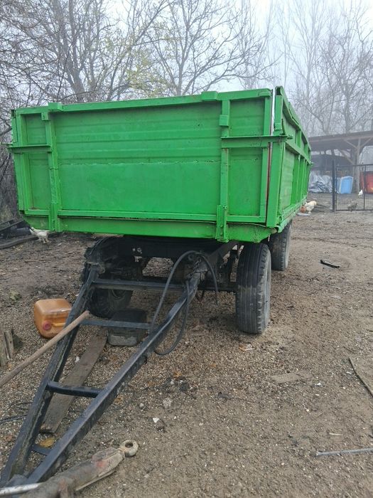 Tractor .remorca plug