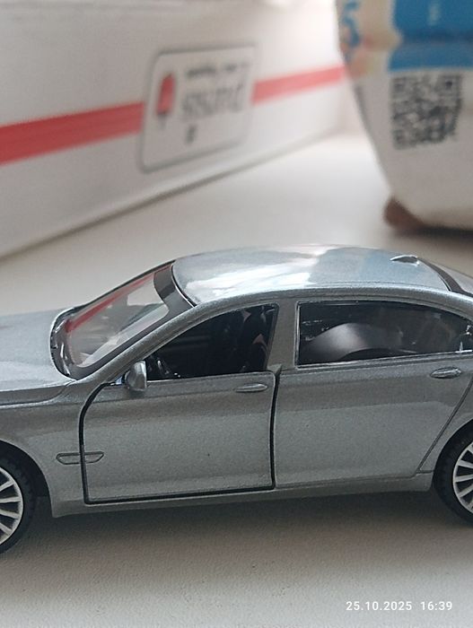 Машинка BMW 760 Li