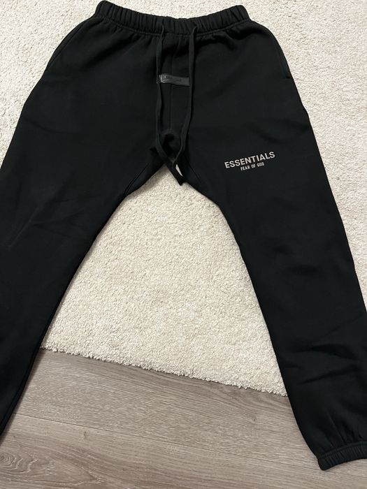 Pantaloni essentials marimea M