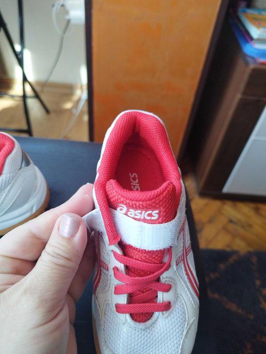 Маратонки на Asics