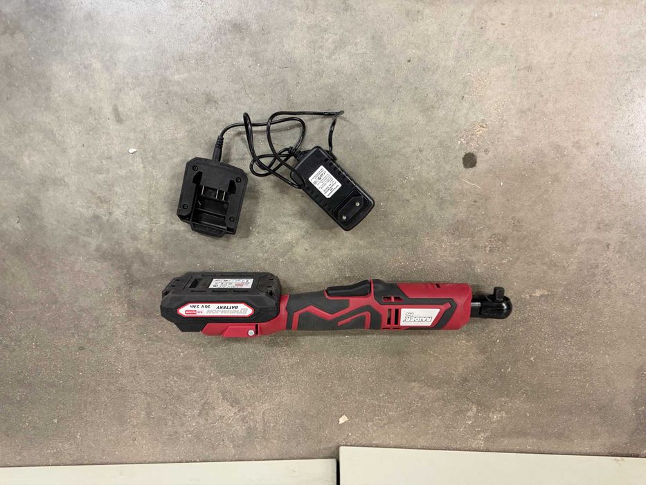 R20 Тресчотка 3/8" 40Nm LED 1x2Ah /Тресчотка пневматична 1/2"68Nm 1/4"