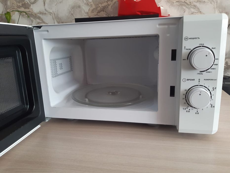 Продаю микроволновку.