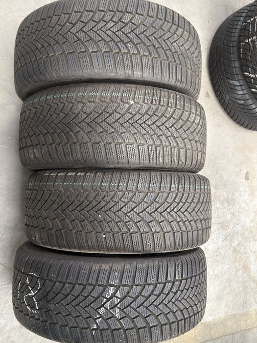 Vand 4 anvelope 235/45/18 bridgestone de iarnă ca noi