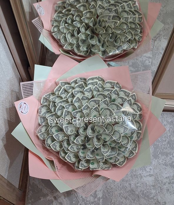 Букет из долларов. Денежный букет