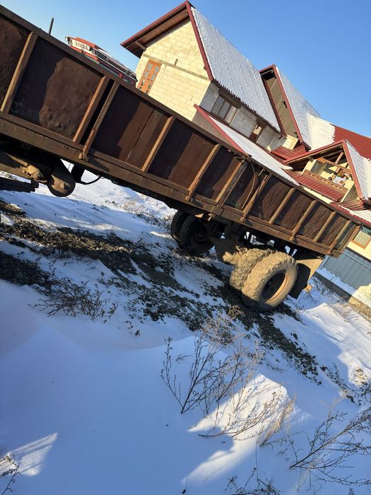 Remorca agricola basculabila