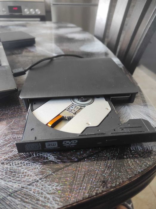 Преносимо външно устройство DVD-CD RW