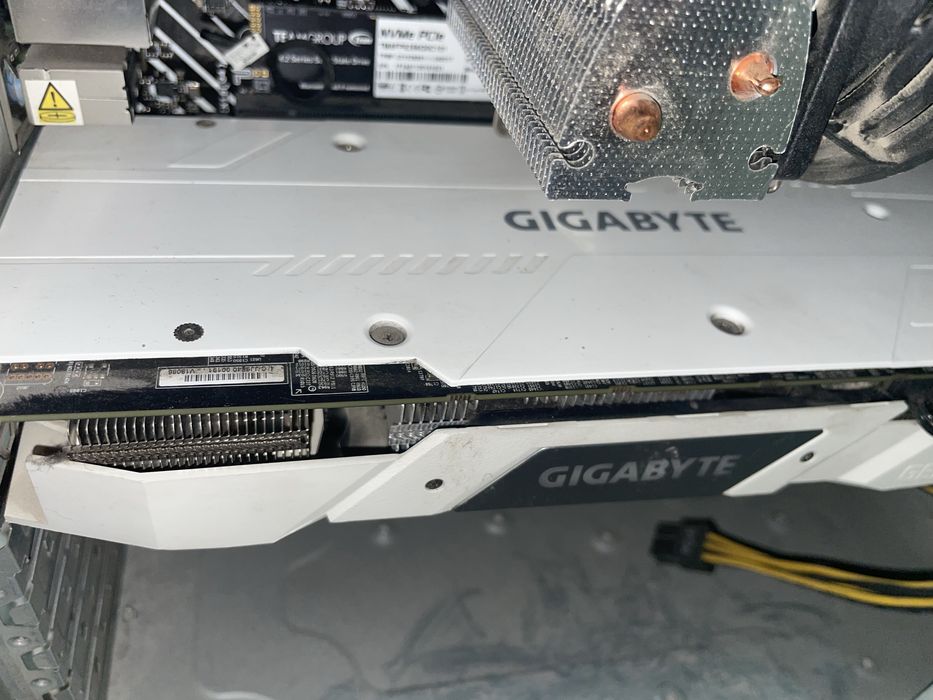 Na stolniy kompyuter srochna sotiladi