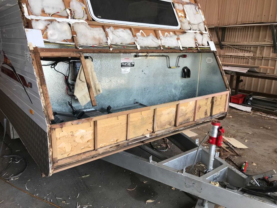 Ремонт и подобрения на каравани и кемпери