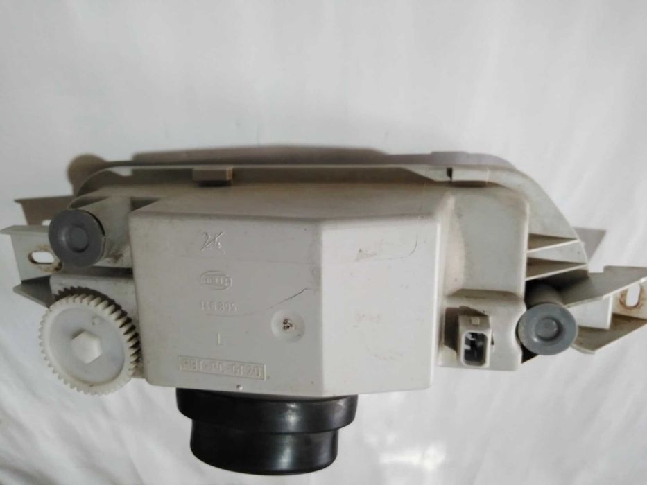 Фар за мъгла / халоген за Форд „Ескорт” 1995г.-1998г.