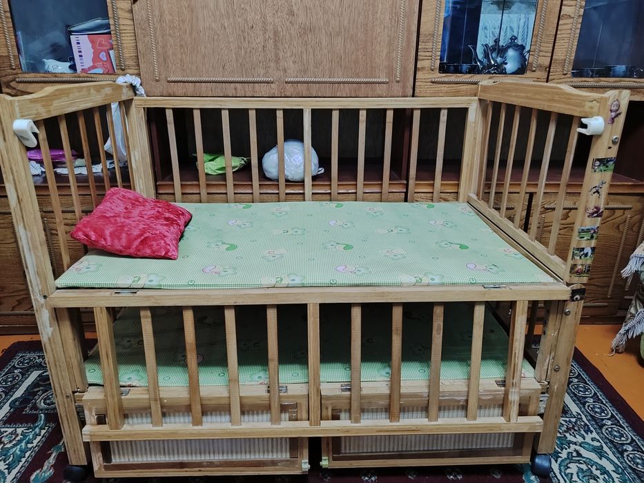 Детская кроватка