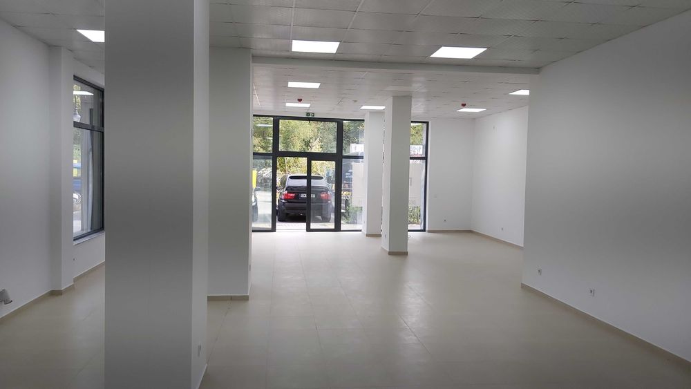 Дава се под наем Магазин в Смолян, Нов център - 206 кв.м за 900 € - Снимка #3