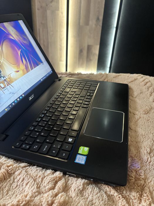 Acer light gaming• i5 7th gen• 8gb ram DDR4• Nvidia 2gb Gddr5• SSD+HDD