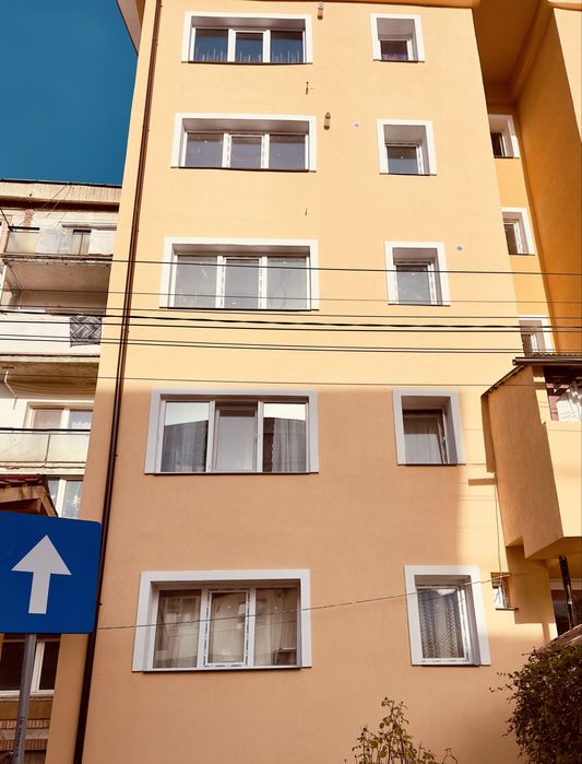 Vand Garsoniera Uricani zona centrala