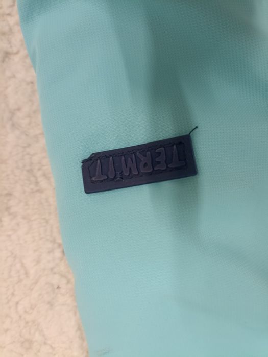 Продам комбинезон для девочек