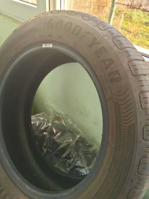 Vând cauciucuri vară 205 r15 55 Renault, 3 buc Goodyear ,1 buc Massimo