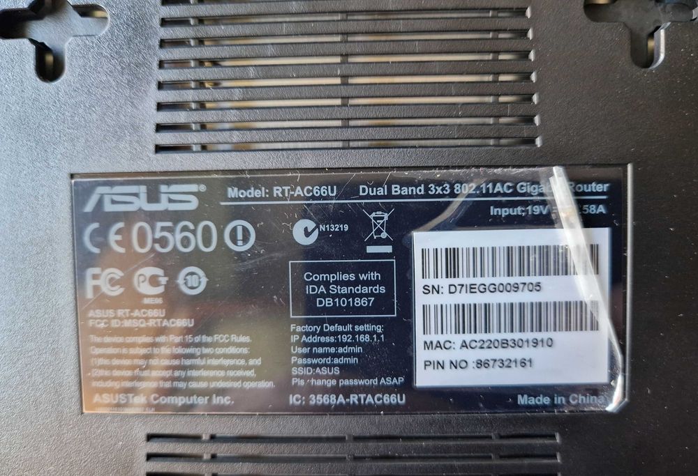 Безжичен рутер ASUS RT-AC66U Black Diamond Dual-Band AC 1750