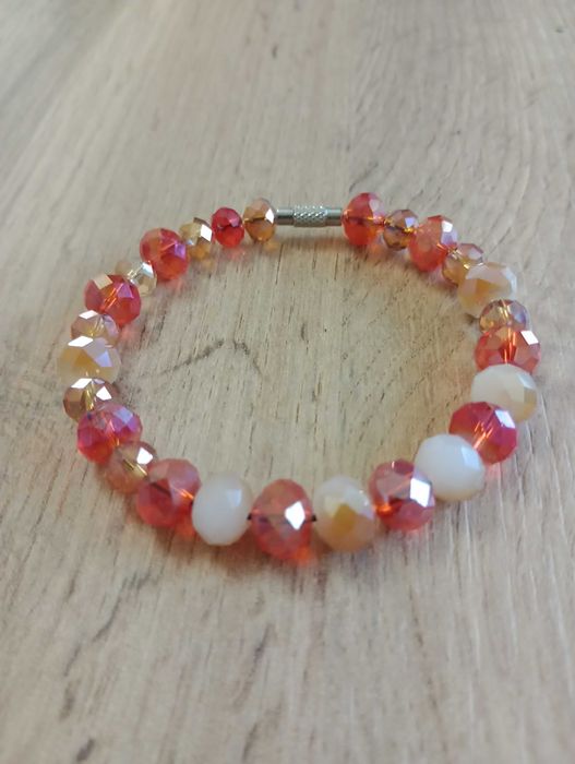 Гривни ръчно направени с доставка BOX NOW