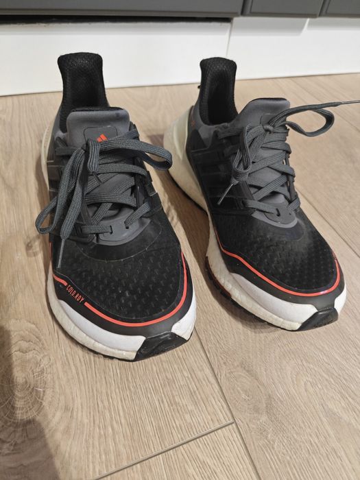 Маратонки adidas water repellent