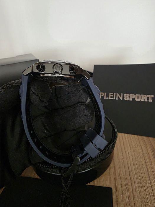 Часовник Plein sport нов оригинален