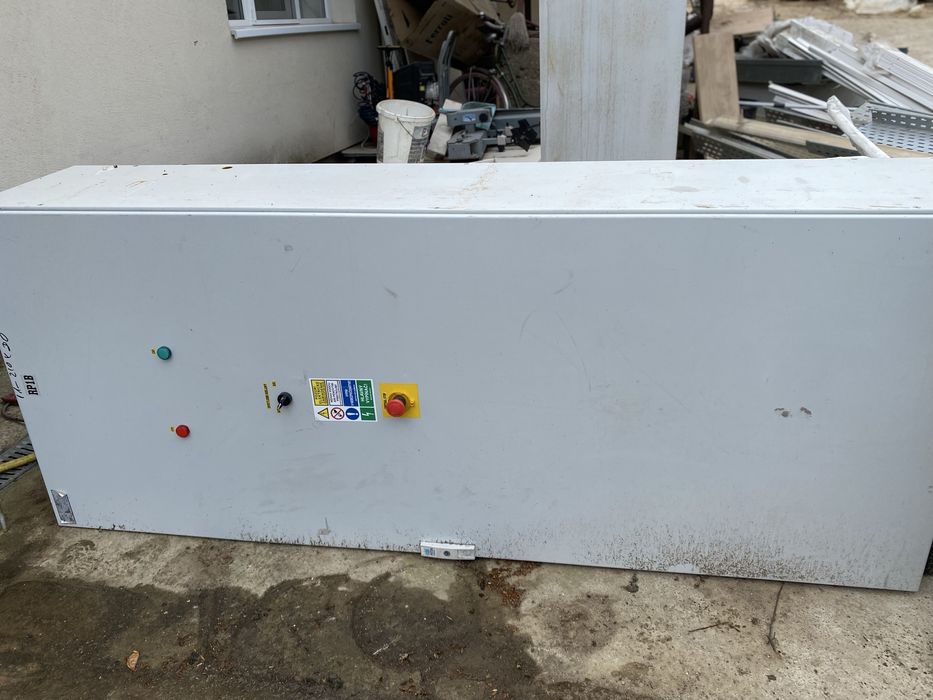 Vand tablouri electrice de metal